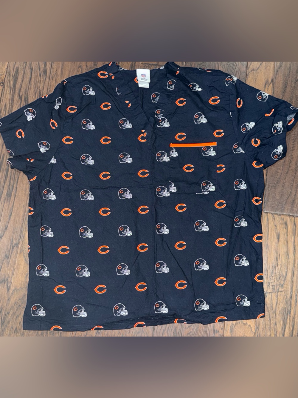 NFL Team Apparel Chicago Bears Scrub Shirt size XL